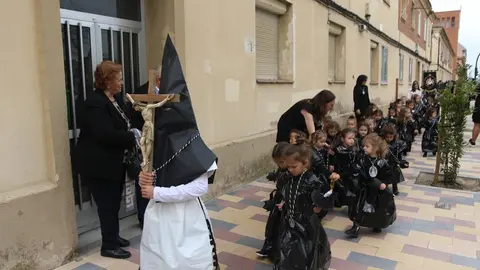 Colegio Nuestra Señora del Rocío - Fundación Amor de Dios, procesión de Nuestra Madre de las Angustias