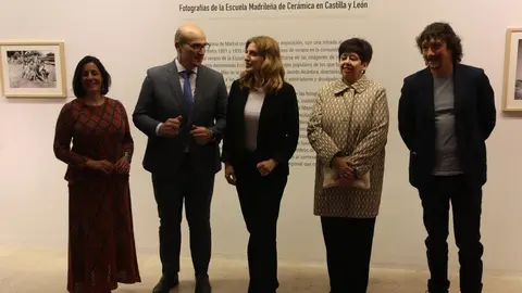 exposición Vestir de Barro _12