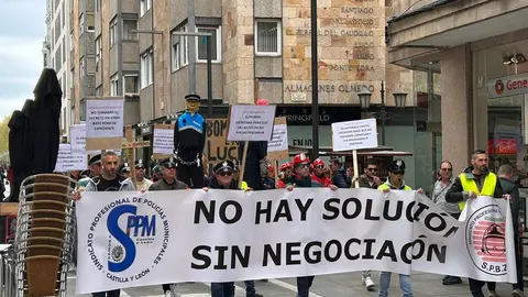 Protesta de los bomberos y policías municipales de Zamora