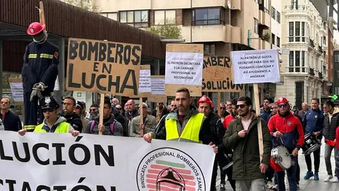 Protesta de los bomberos y policías municipales de Zamora
