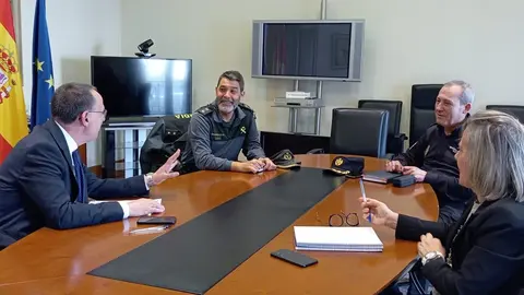 reunión de guardia civil y policía nacional