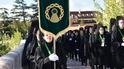 f5de7486-024f-4a97-8655-997cf8939818