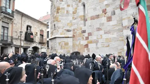 La Soledad no sale en procesión por la lluvia _9