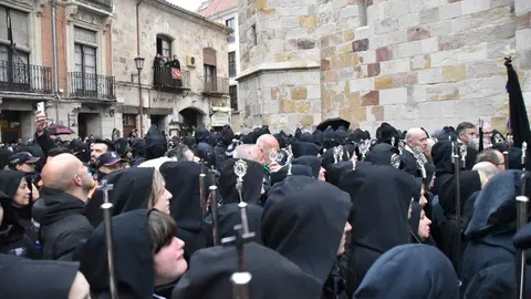 La Soledad no sale en procesión por la lluvia _14