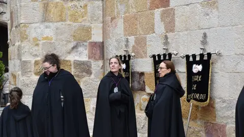 La Soledad no sale en procesión por la lluvia _56