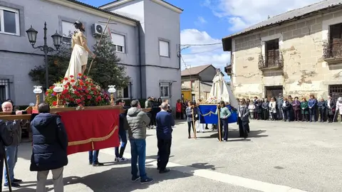 Mombuey celebra el Encuentro de la esperanza en un Domingo de Resurrección lleno de emoción
