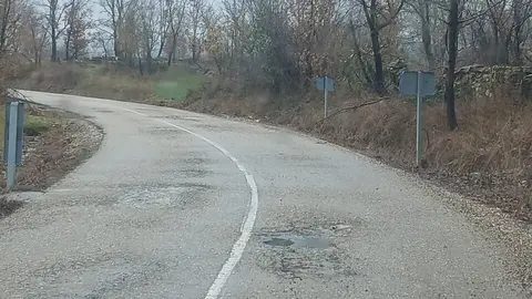 La carretera entre Ferreras de Arriba y Villardeciervos