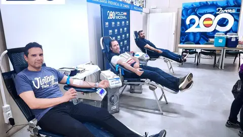 campaña de donación de sangre en la policia Nacional de Zamora