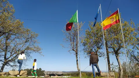 La Luz en la Raya brilla con luz propia