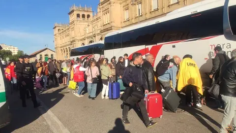 viajeros atrapados por el apagón
