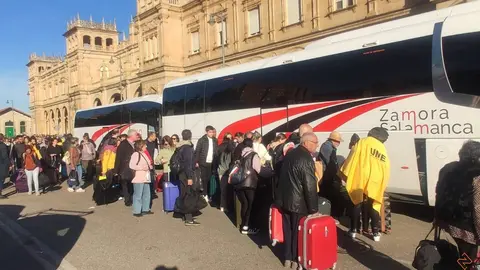 viajeros atrapados por el apagón