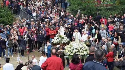 La 'Fiestiña' vuelve a unir a España y Portugal a orillas del río Manzanas