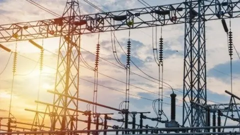 Hacienda amplía el plazo para trámites clave tras el colapso eléctrico nacional