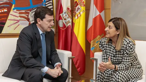 Mañueco exige menos burocracia para el campo