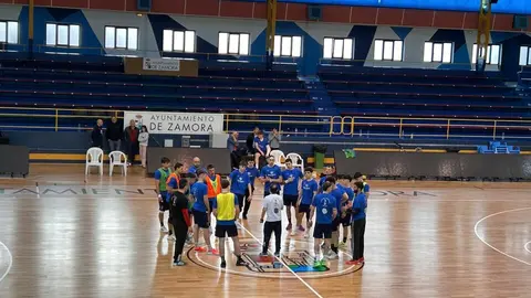 Entrenamiento a puerta abierta. BM Zamora