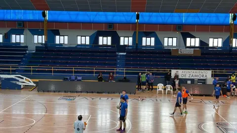 Entrenamiento a puerta abierta. BM Zamora