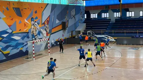 Entrenamiento a puerta abierta. BM Zamora