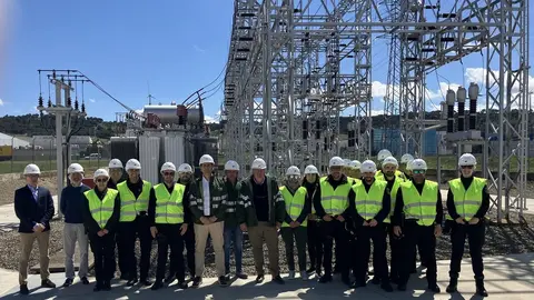 2025-05-15.- Visita de los agentes a la subestación palentina Los Angeles