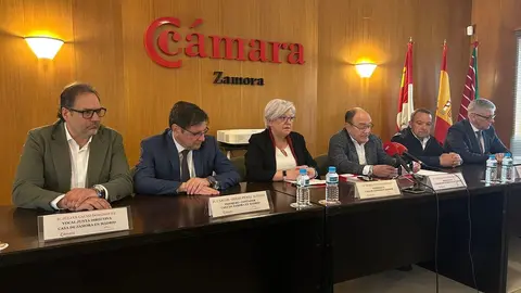 Firma convenio. cámara de comercio