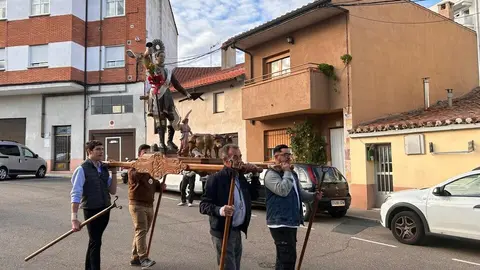 Procesión y bendición de campos en el barrio de San Isidro en Zamora
