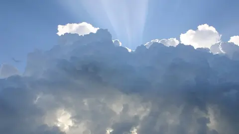 Cielo parcialmente nublado