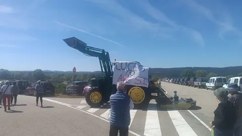 Miles de voces se alzan en Otero contra el recorte ferroviario