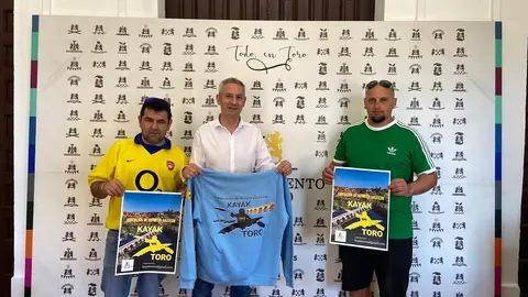 presentación de una nueva iniciativa de kayak en Toro