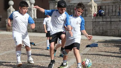 Toro, fútbol callejero