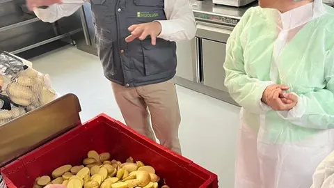 La consejera de Agricultura, Ganadería y Desarrollo Rural visita las instalaciones de Hijolusa en León