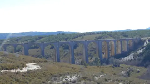 viaducto sobre el río Truchas