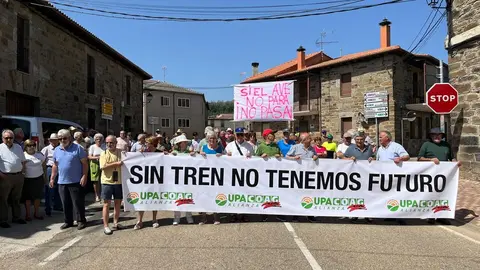 paron por el tren en la zona de Sanabria (2)