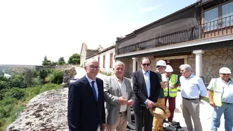 2025-06-17.-Visita a las obras del recinto amurallado de la villa I