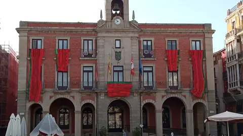 decoración Ganchillo Ayuntamiento de Zamora. IMAGEN CEDIDA (3)
