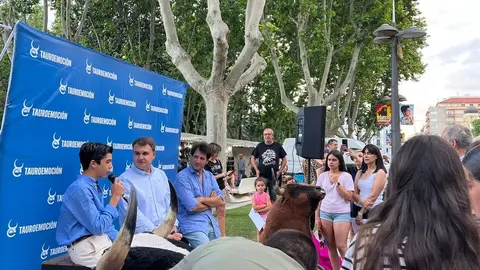 Marco Pérez se encuentra con los aficionados zamoranos _14