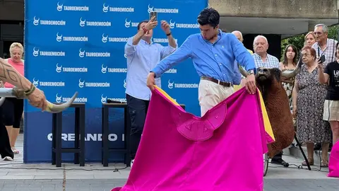 Marco Pérez se encuentra con los aficionados zamoranos _34