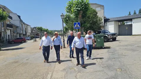 Javier Faúndez visita Galende en su primera reunión institucional con el nuevo alcalde Miguel Ángel Martos