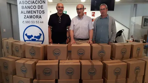 Entrega al Banco de Alimentos en la Biblioteca 1
