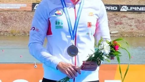 Laura Pedruelo conquista el bronce en el Europeo de piragüismo