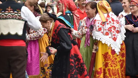 desfile indumentaria tradicional_6