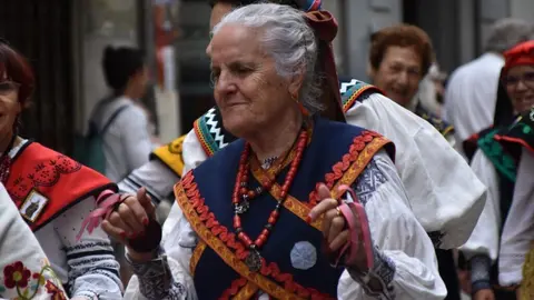 desfile indumentaria tradicional_46