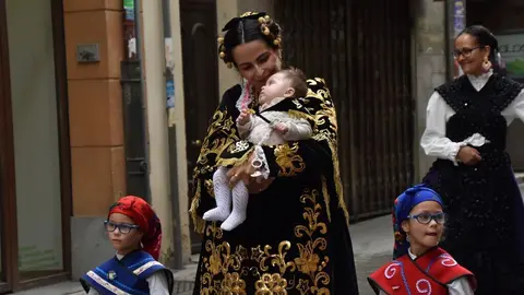 desfile indumentaria tradicional_101