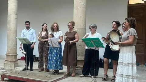 Finde curso escuela de Folklore Toro