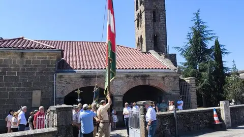 pendón Mombuey y procesión  (2)