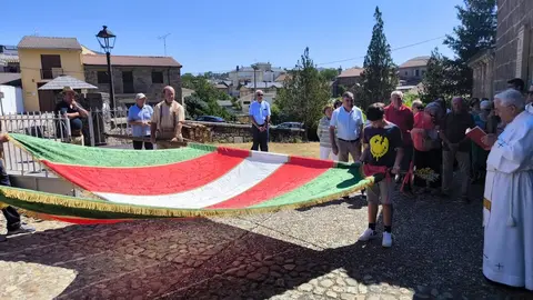 pendón Mombuey y procesión  (12)