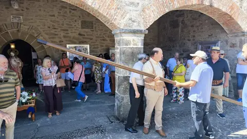 pendón Mombuey y procesión  (14)