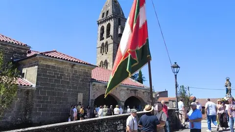 pendón Mombuey y procesión  (22)