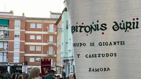 Pasacalles Gigantes y Cabezudos Capitonis Durii