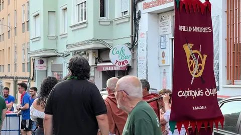 Pasacalles Gigantes y Cabezudos Capitonis Durii_2