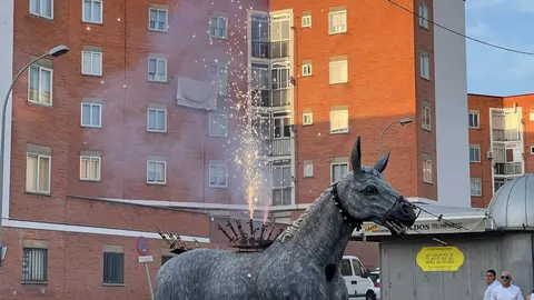 Pasacalles Gigantes y Cabezudos Capitonis Durii_7