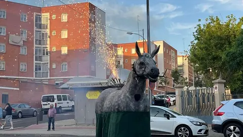 Pasacalles Gigantes y Cabezudos Capitonis Durii_9